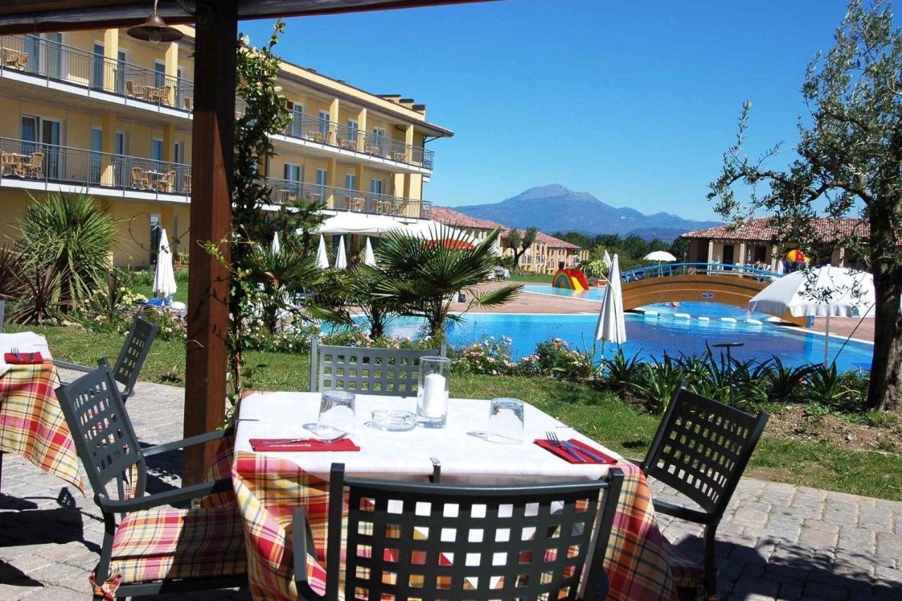 Camping Bella Italia In Peschiera Del Garda - Gardasee Екстер'єр фото