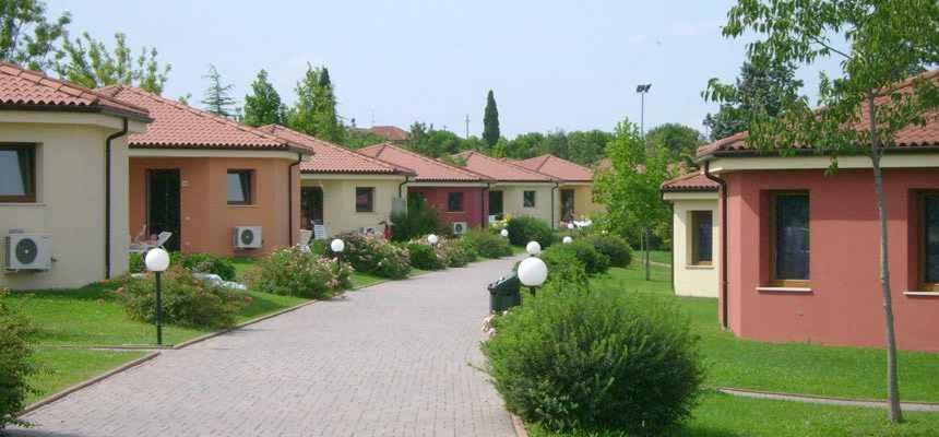 Апартаменти Camping Bella Italia In Peschiera Del Garda - Gardasee Екстер'єр фото